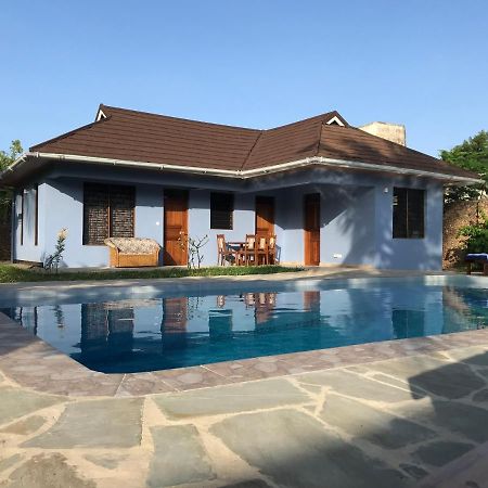 Lions Home Playa de Diani Exterior foto
