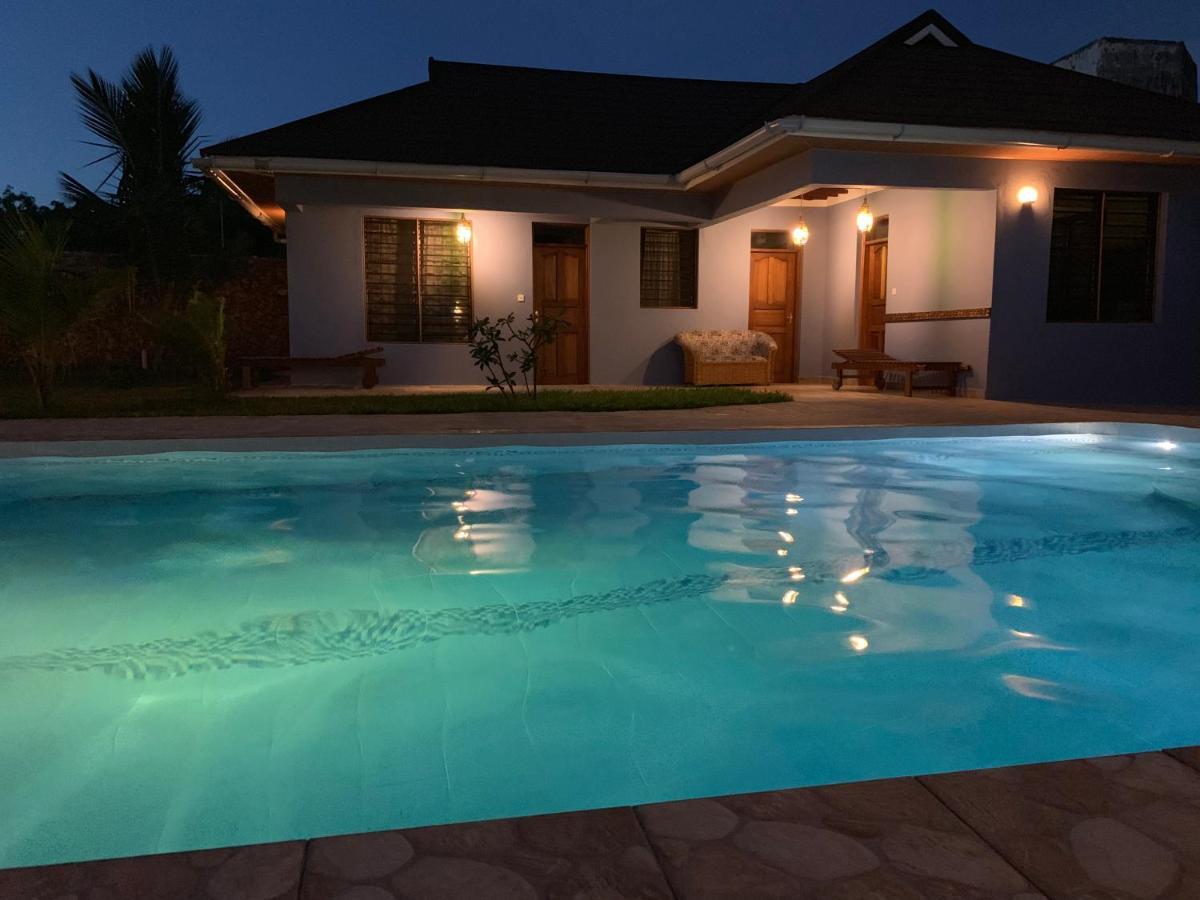 Lions Home Playa de Diani Exterior foto