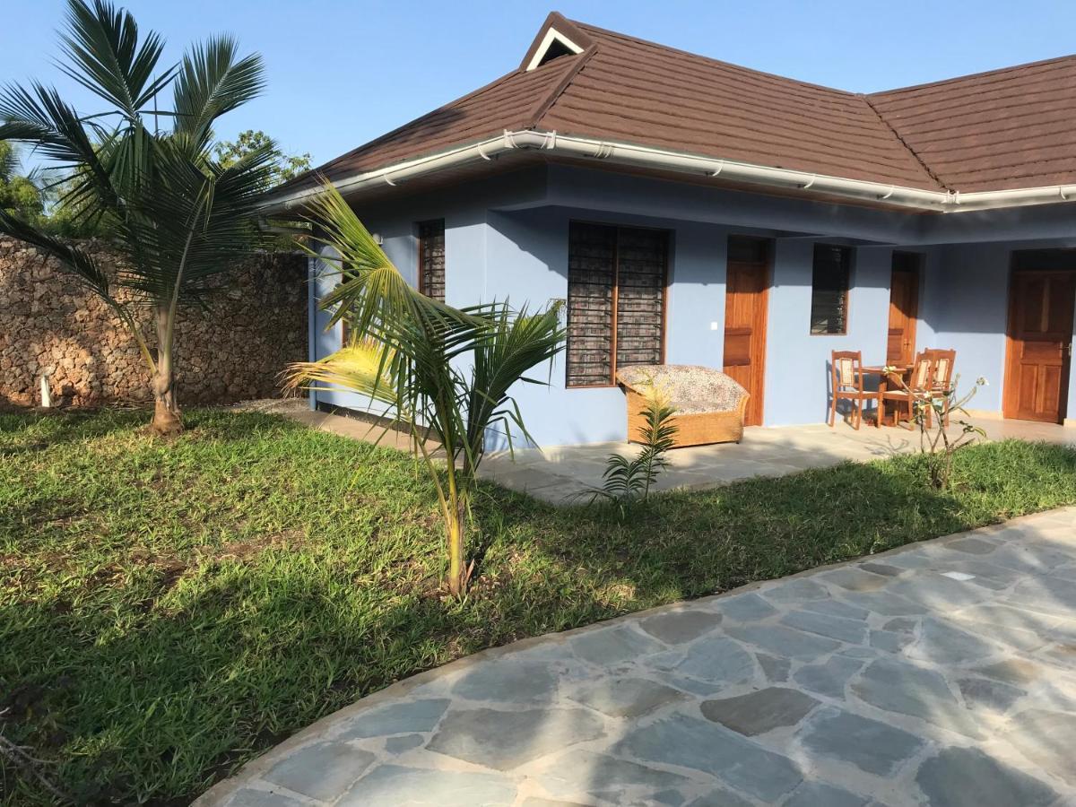 Lions Home Playa de Diani Exterior foto