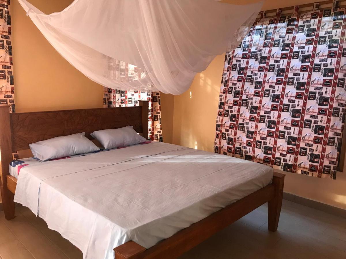 Lions Home Playa de Diani Exterior foto