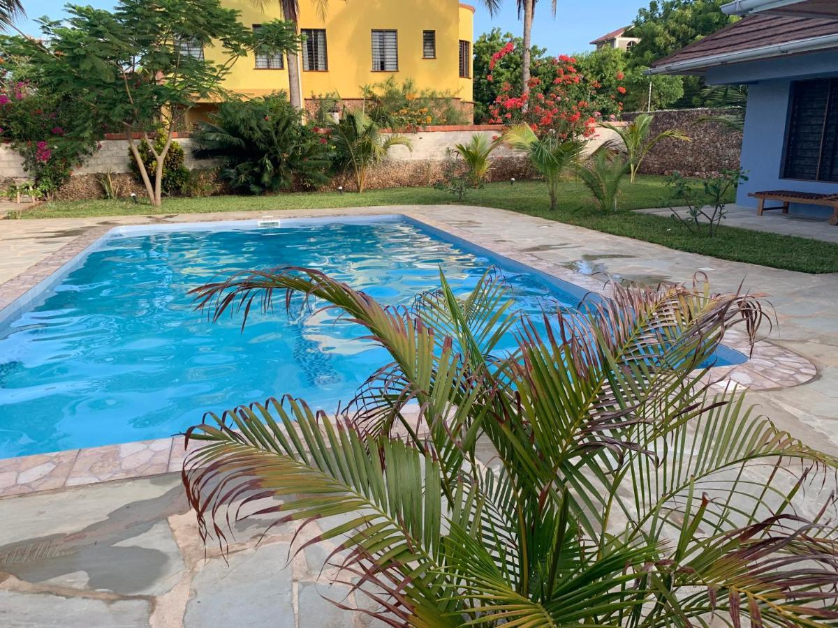 Lions Home Playa de Diani Exterior foto