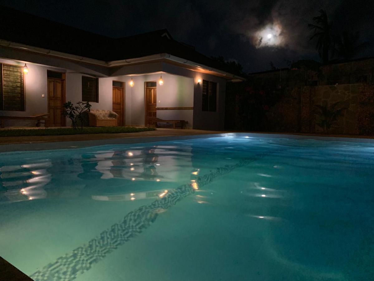 Lions Home Playa de Diani Exterior foto