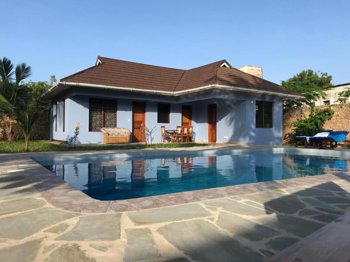 Lions Home Playa de Diani Exterior foto