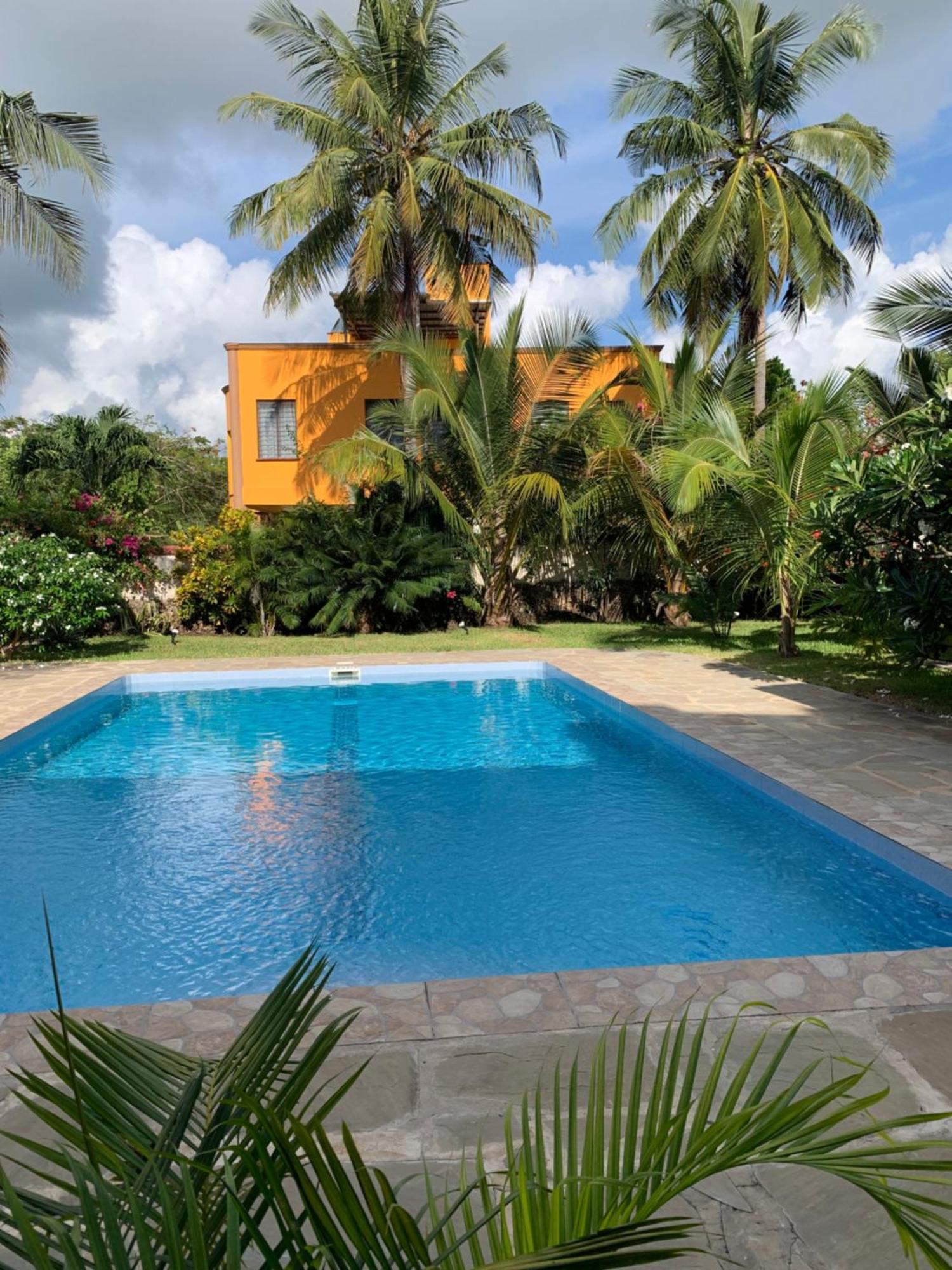 Lions Home Playa de Diani Exterior foto