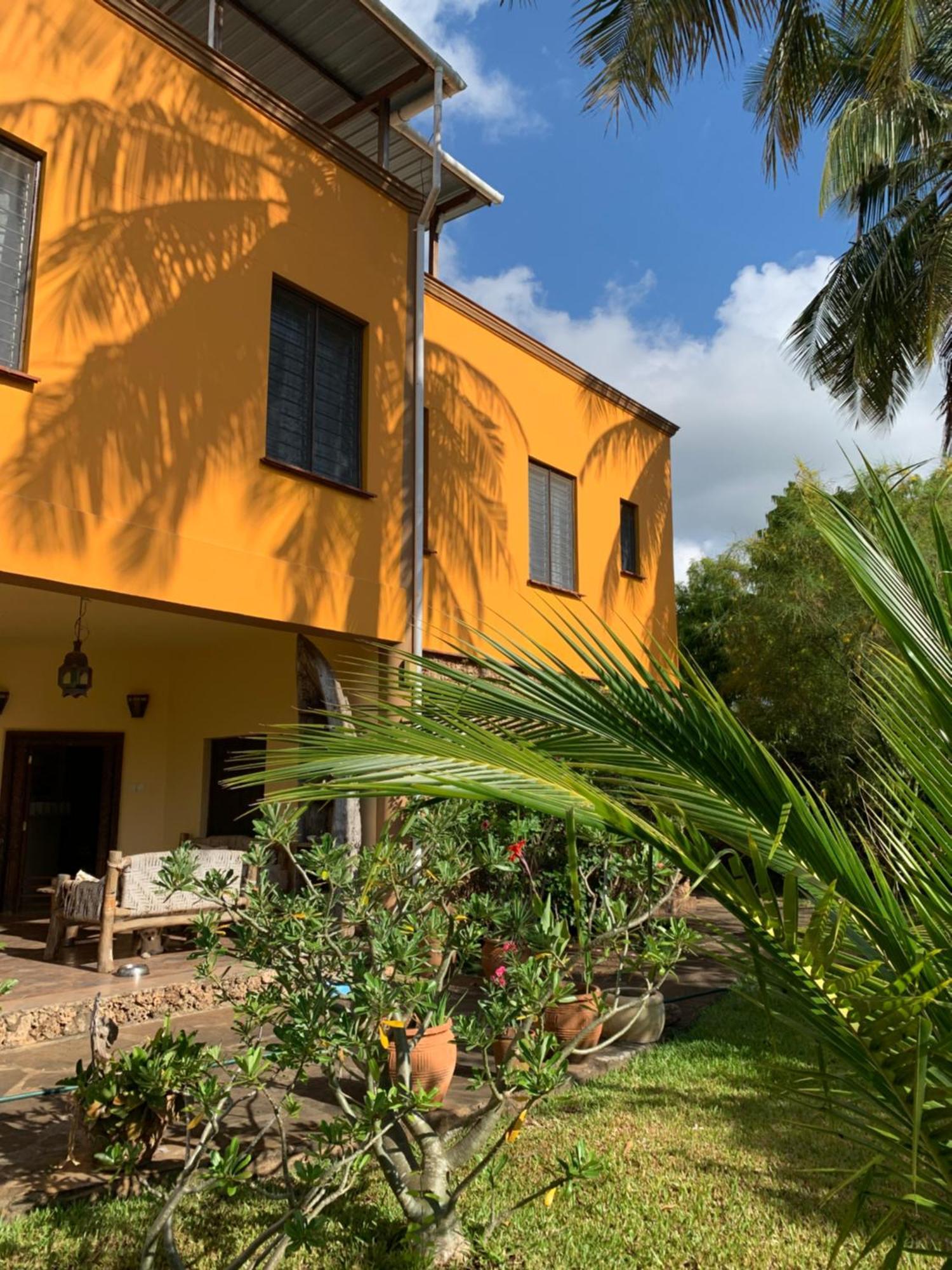 Lions Home Playa de Diani Exterior foto