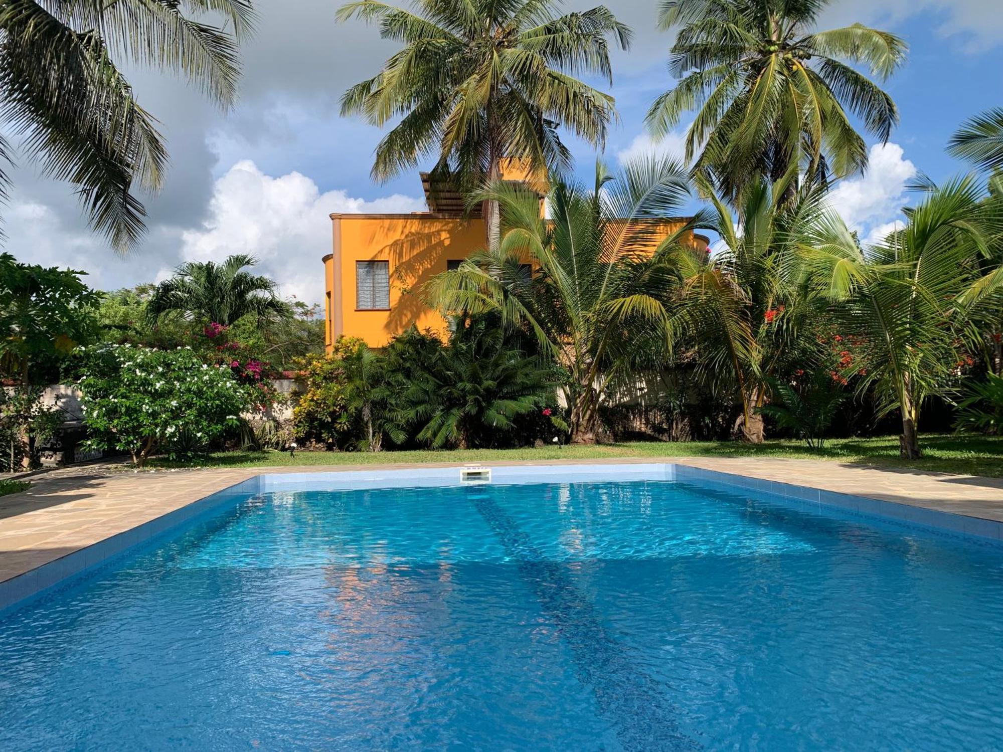 Lions Home Playa de Diani Exterior foto